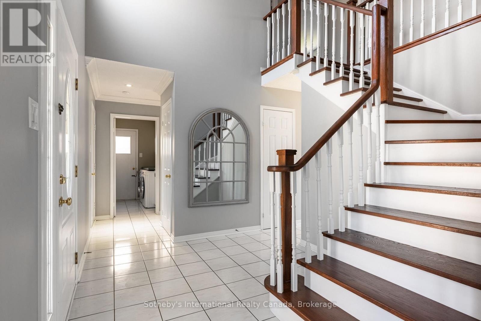 2185 VISTA DRIVE