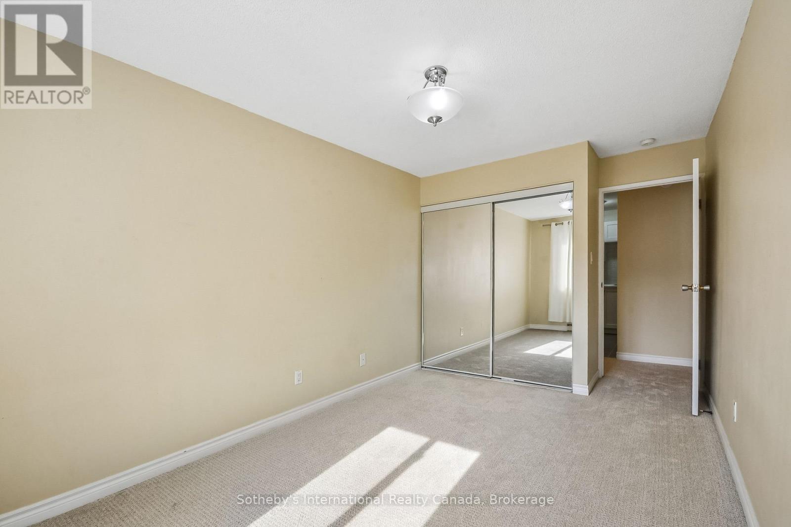 434 - 1450 GLEN ABBEY GATE