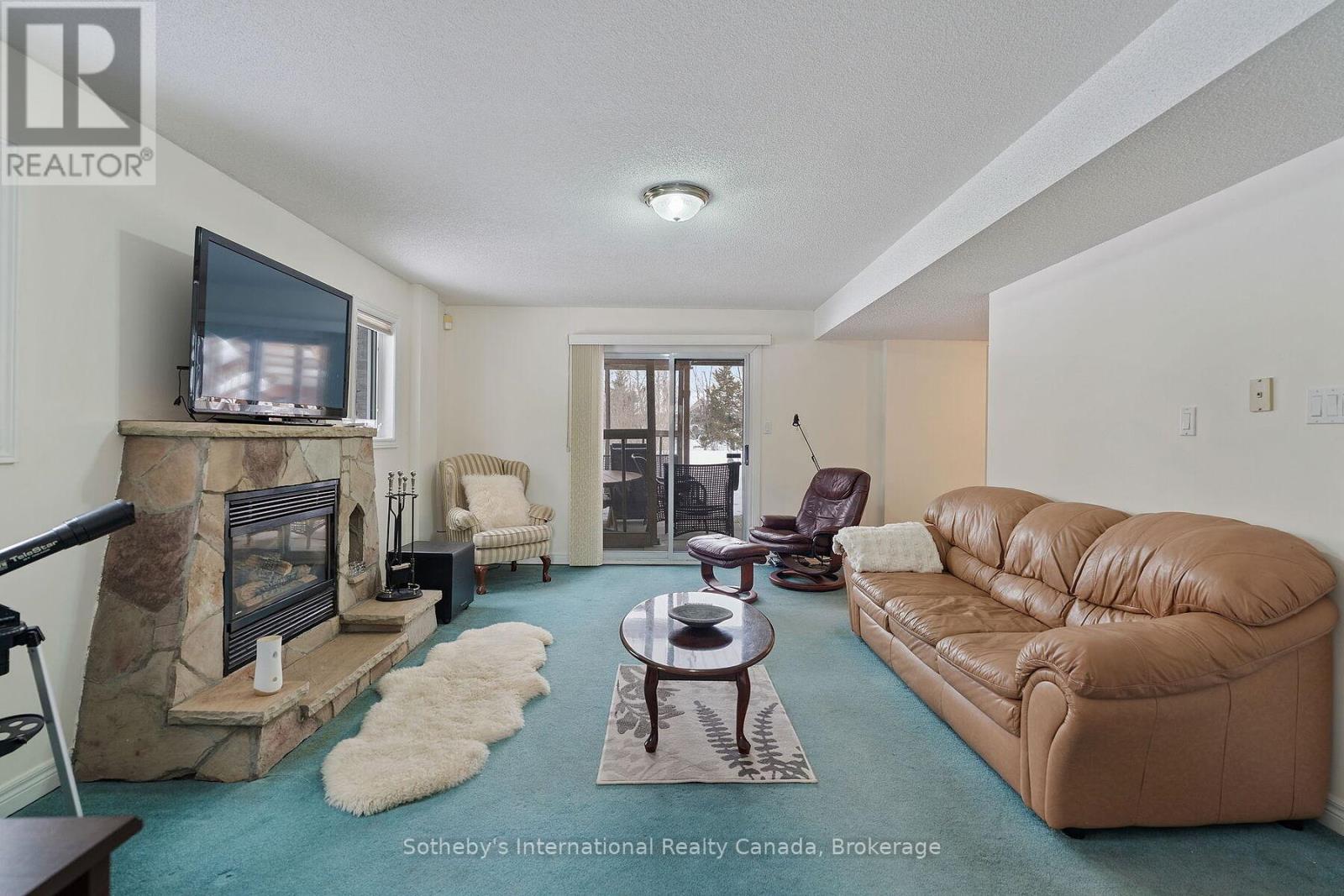 2091 COUNTRY LANE COURT