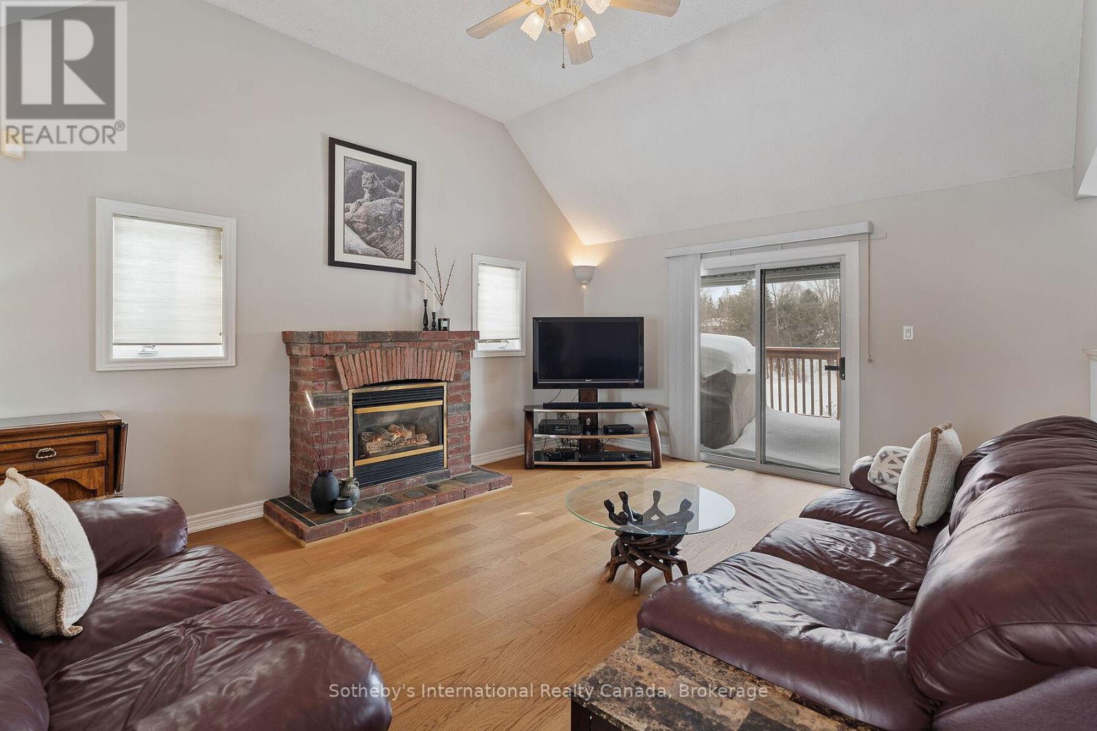 2091 COUNTRY LANE COURT