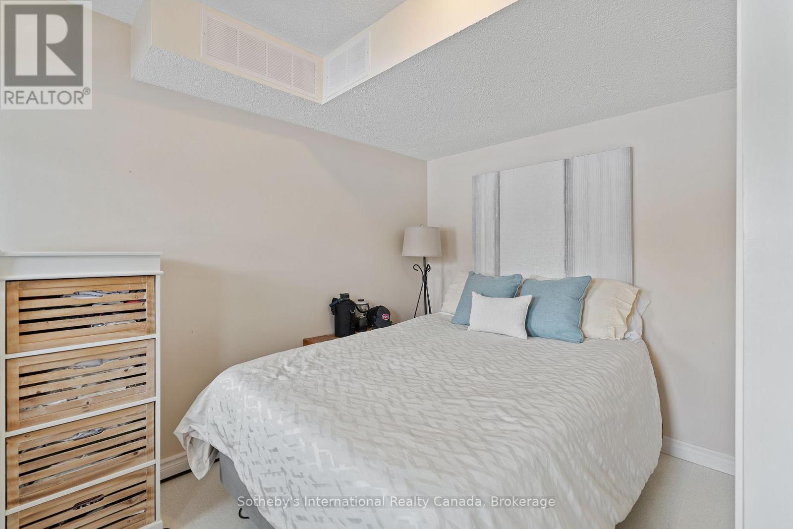 2091 COUNTRY LANE COURT