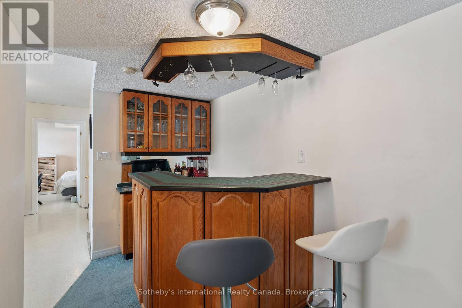 2091 COUNTRY LANE COURT