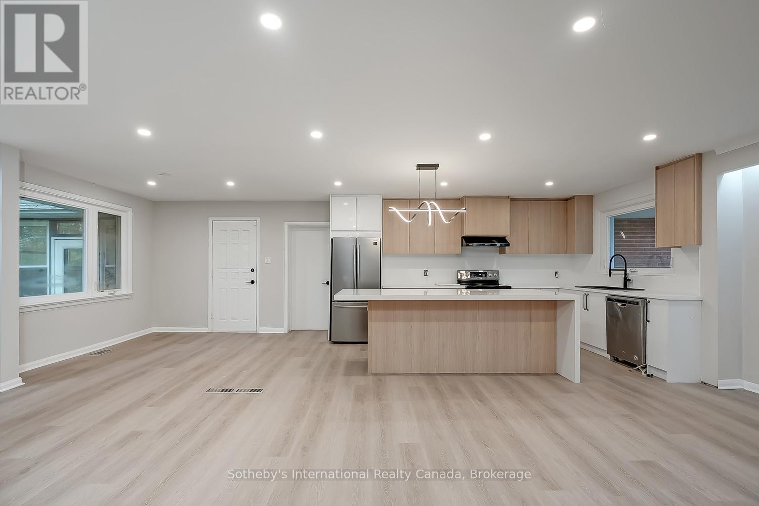 272 PINEHURST DRIVE