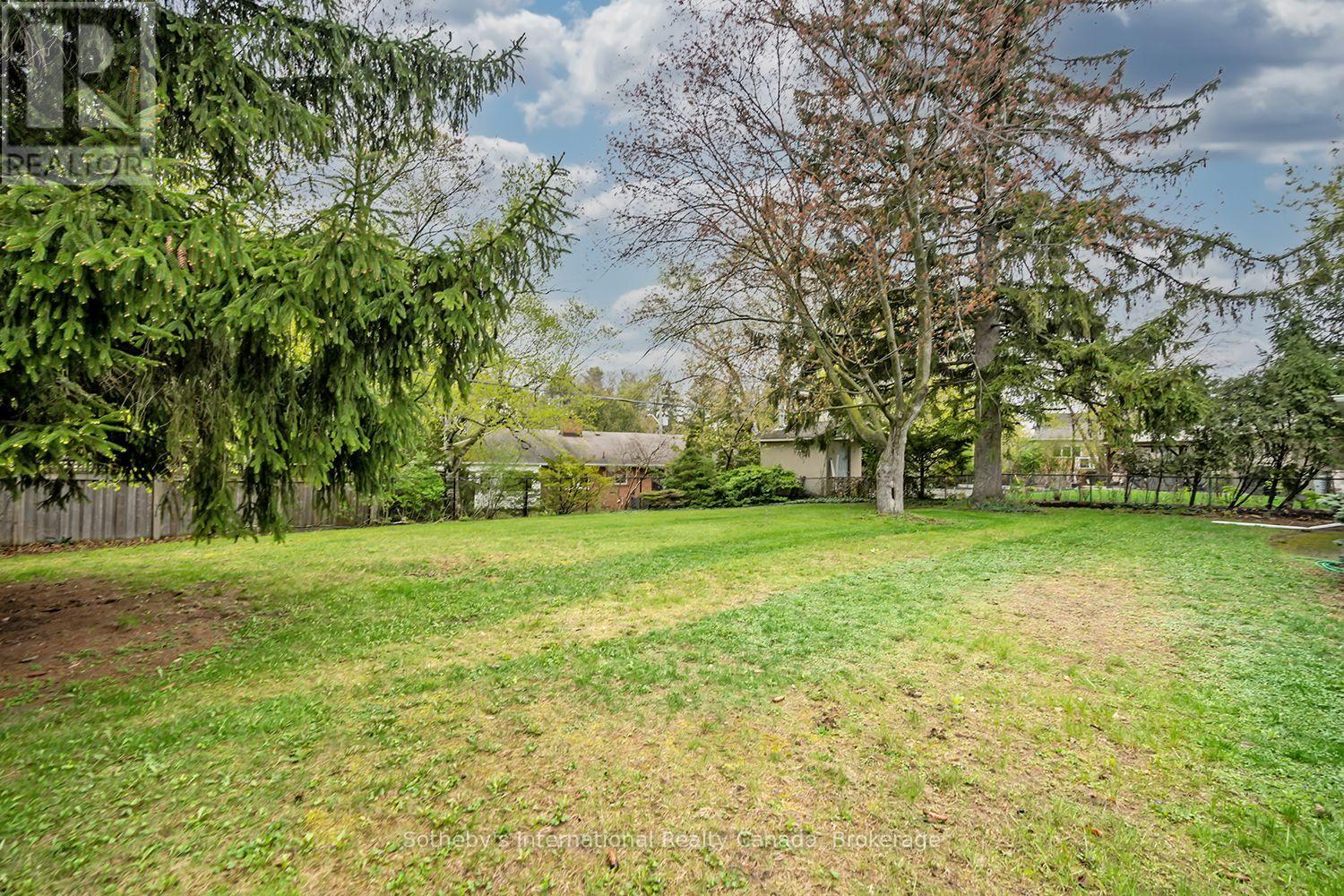 272 PINEHURST DRIVE