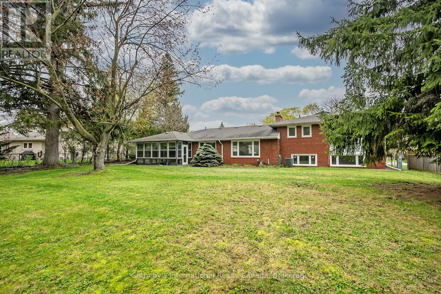 272 PINEHURST DRIVE