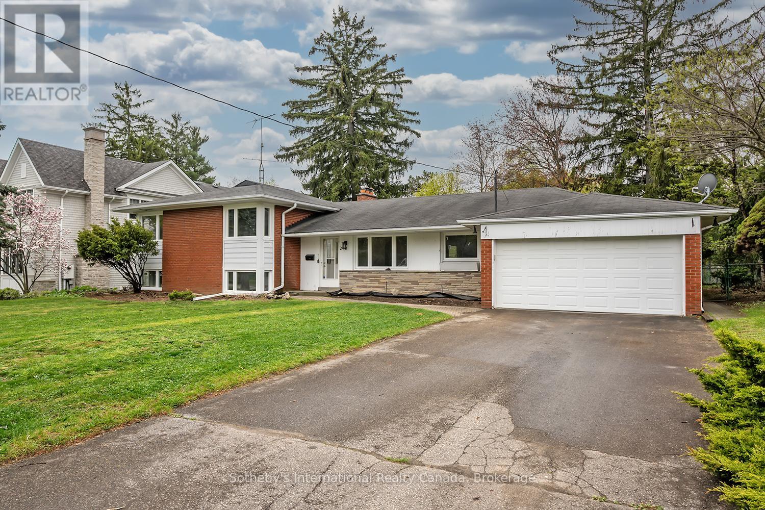272 PINEHURST DRIVE