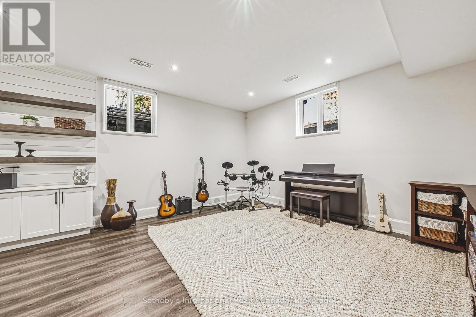 476 PATRICIA DRIVE
