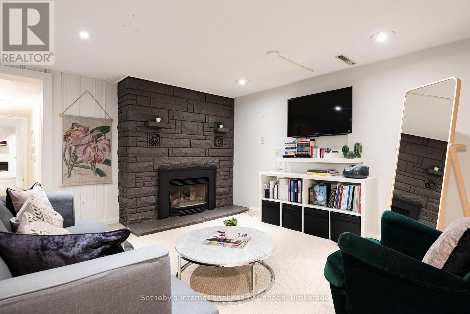 237 BURGUNDY DRIVE