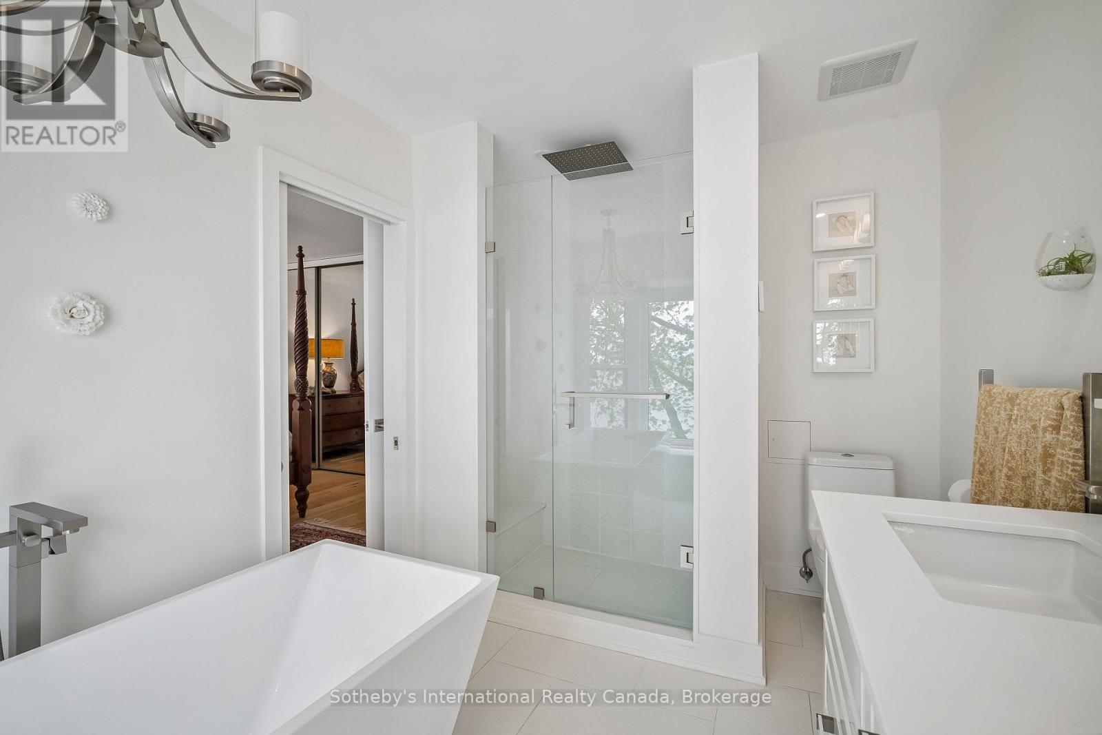 2066 WATER'S EDGE DRIVE