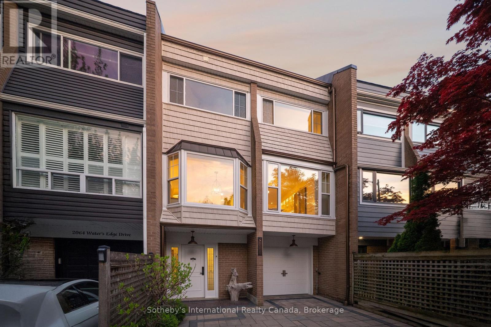 2066 WATER'S EDGE DRIVE
