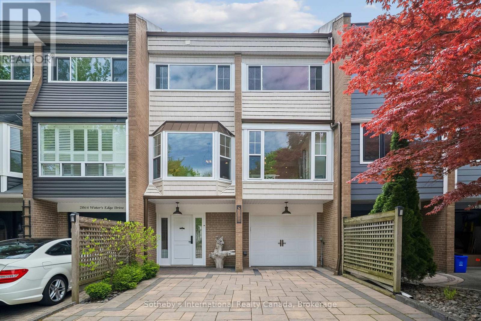 2066 WATER'S EDGE DRIVE