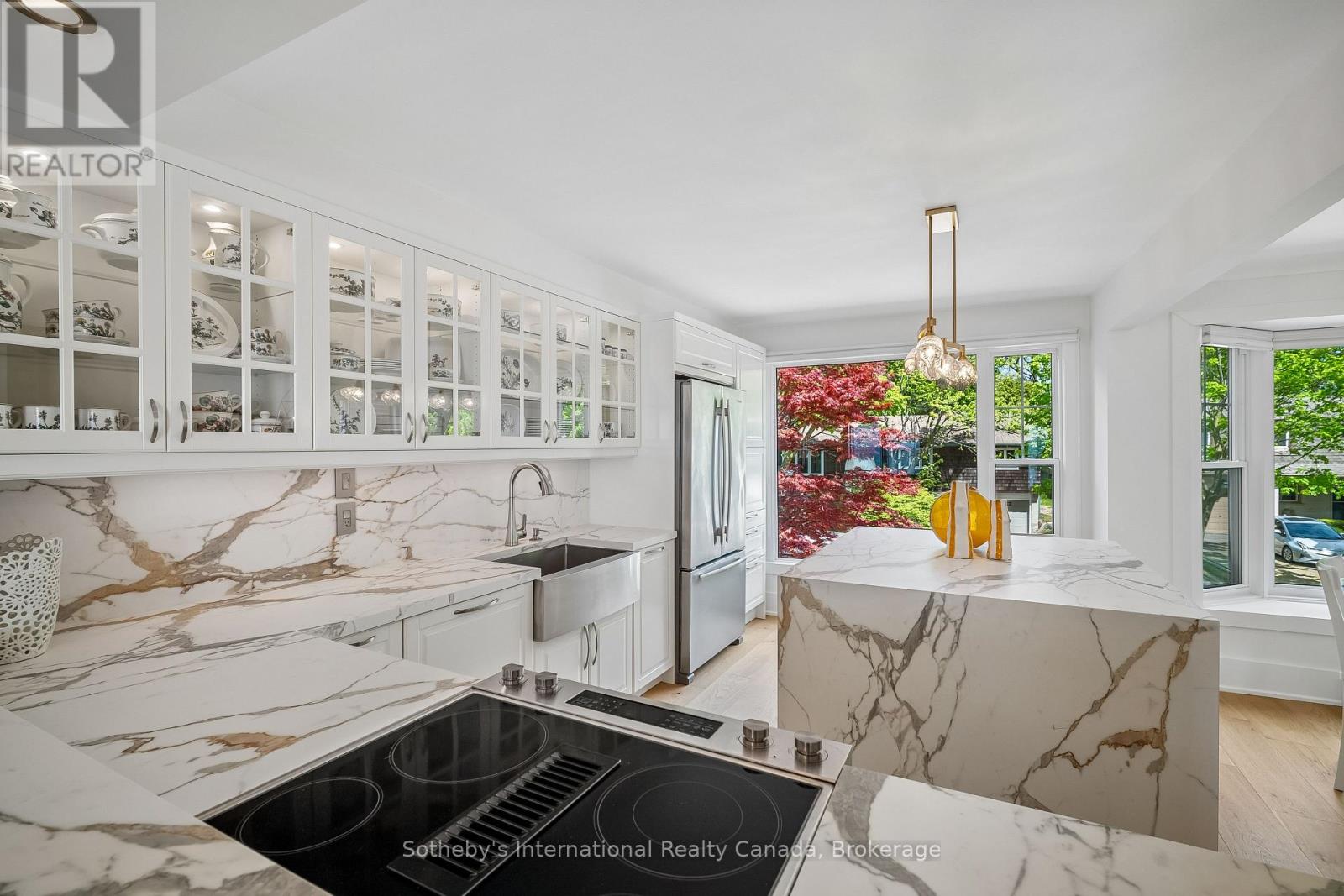 2066 WATER'S EDGE DRIVE