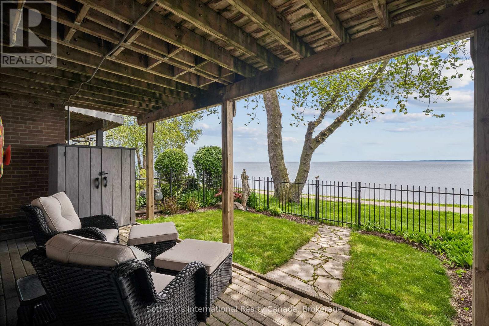 2066 WATER'S EDGE DRIVE