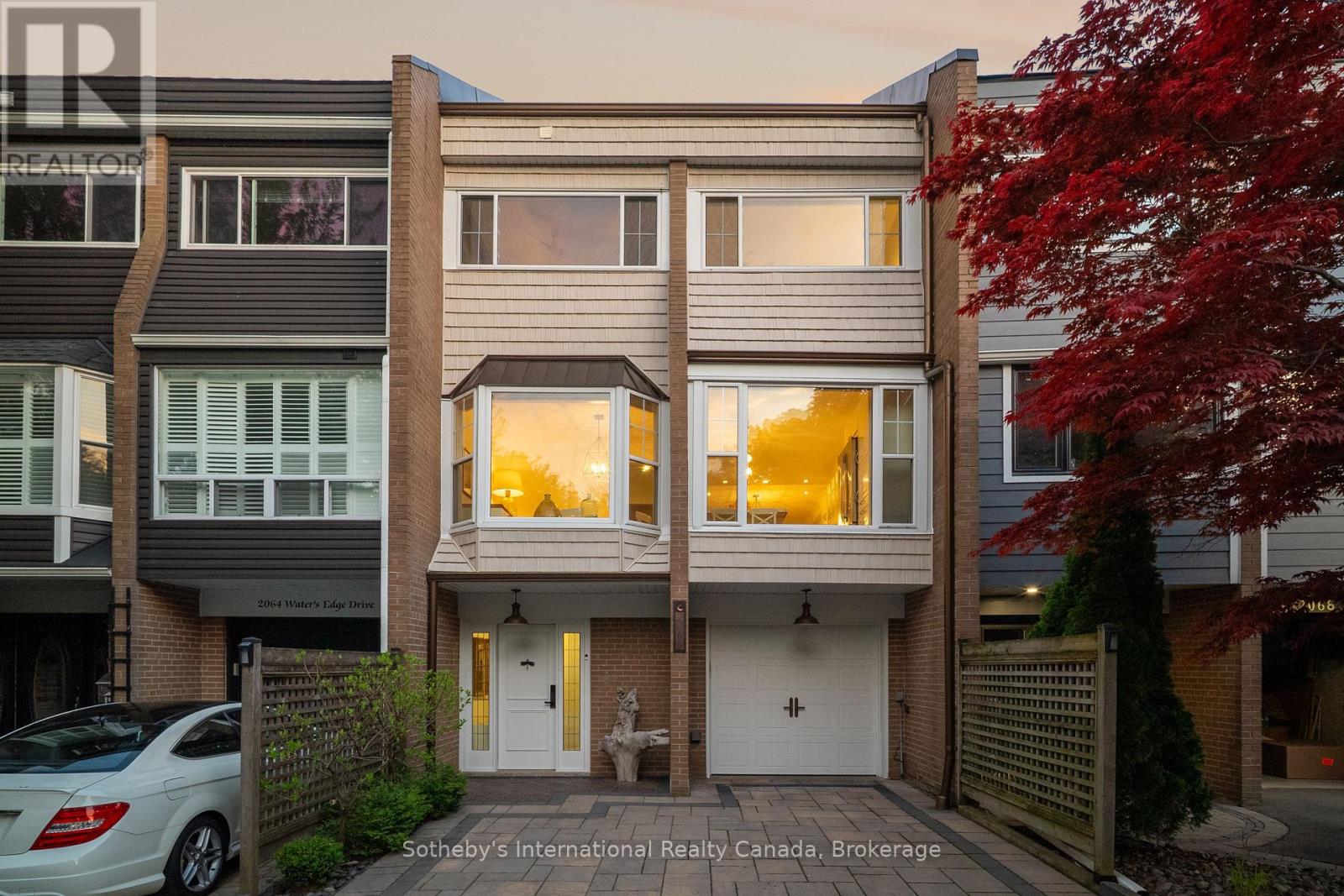 2066 WATER'S EDGE DRIVE