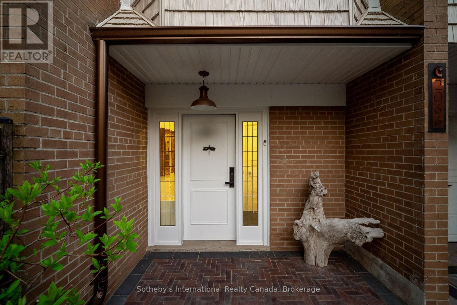 2066 WATER'S EDGE DRIVE