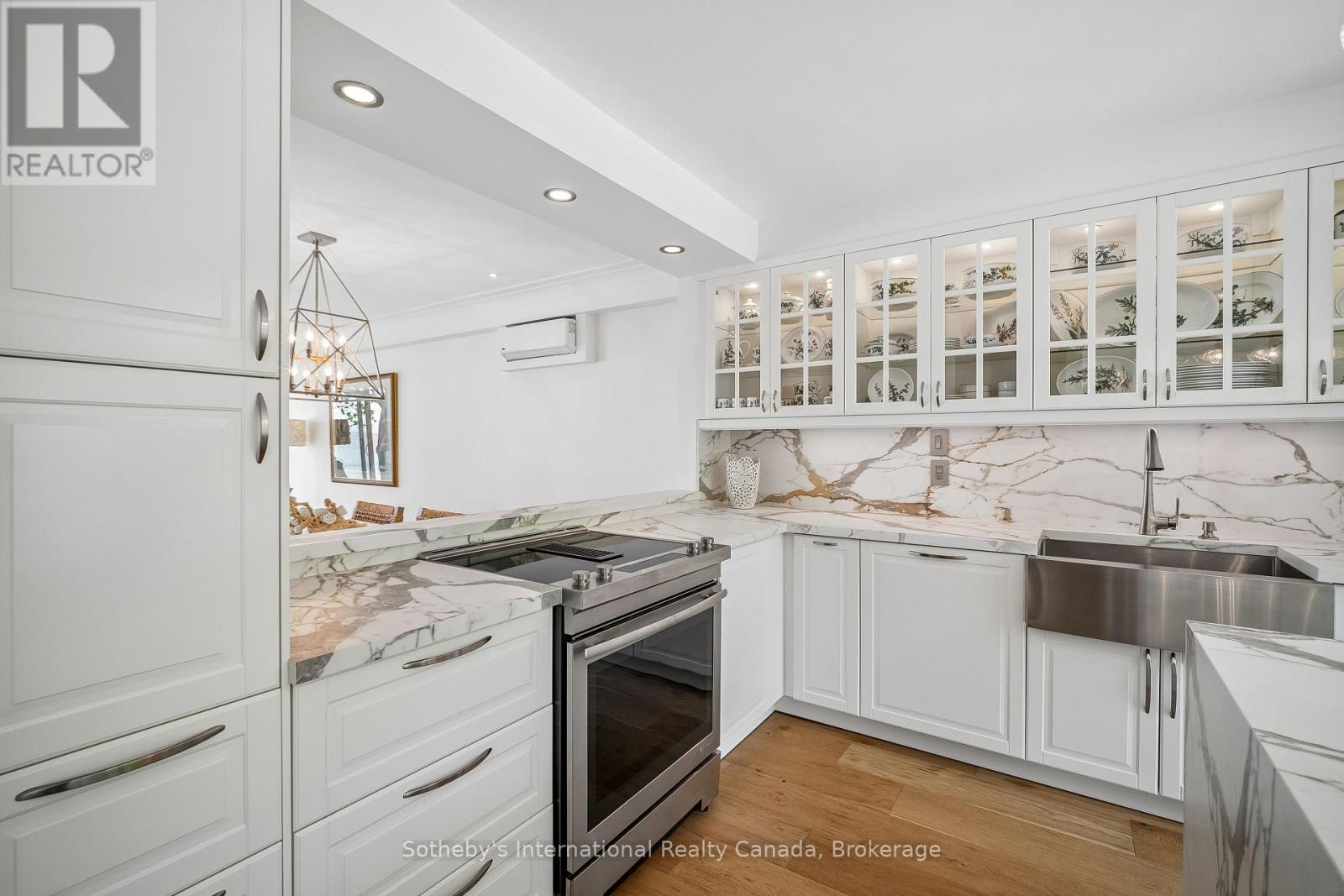 2066 WATER'S EDGE DRIVE