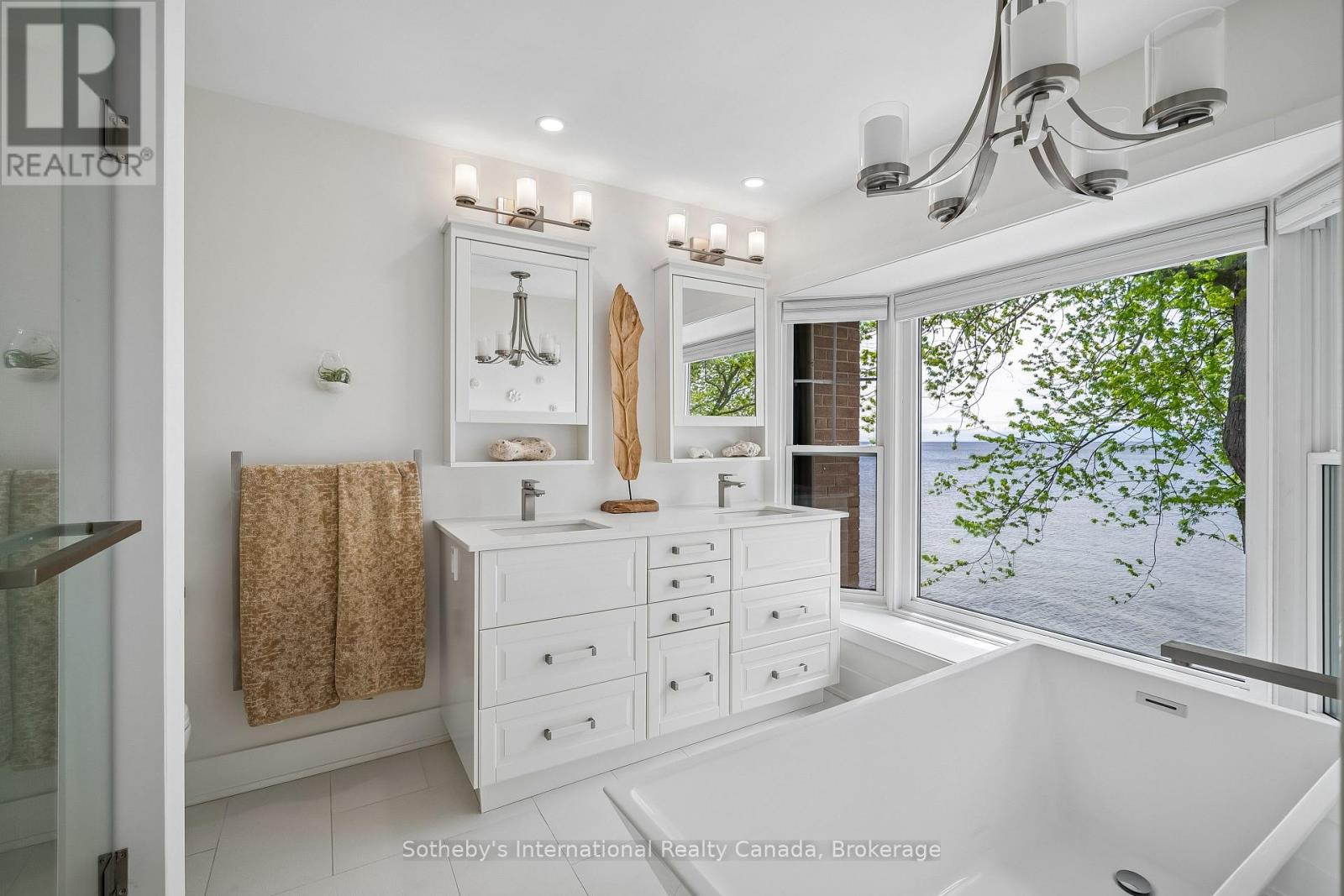2066 WATER'S EDGE DRIVE