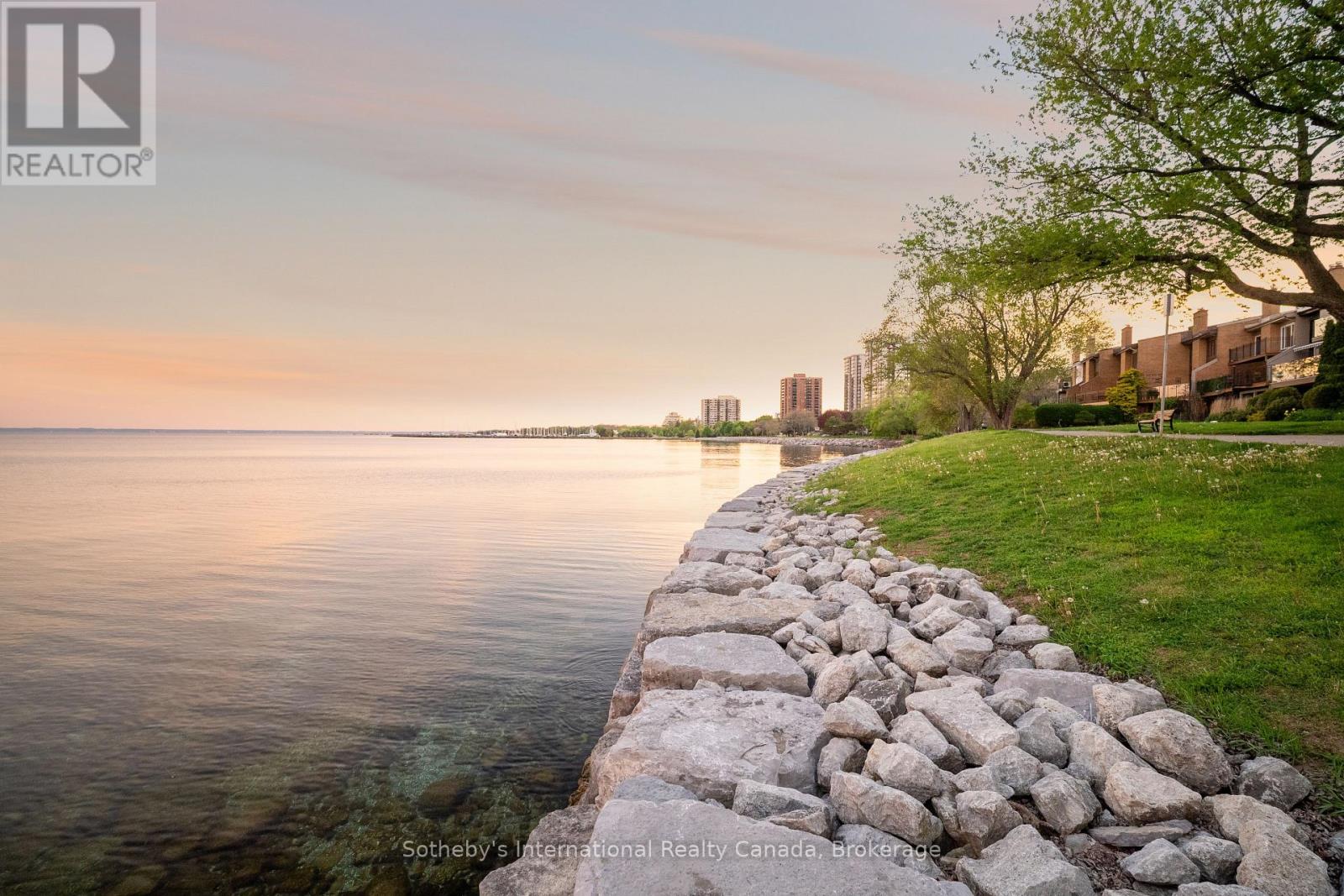 2066 WATER'S EDGE DRIVE