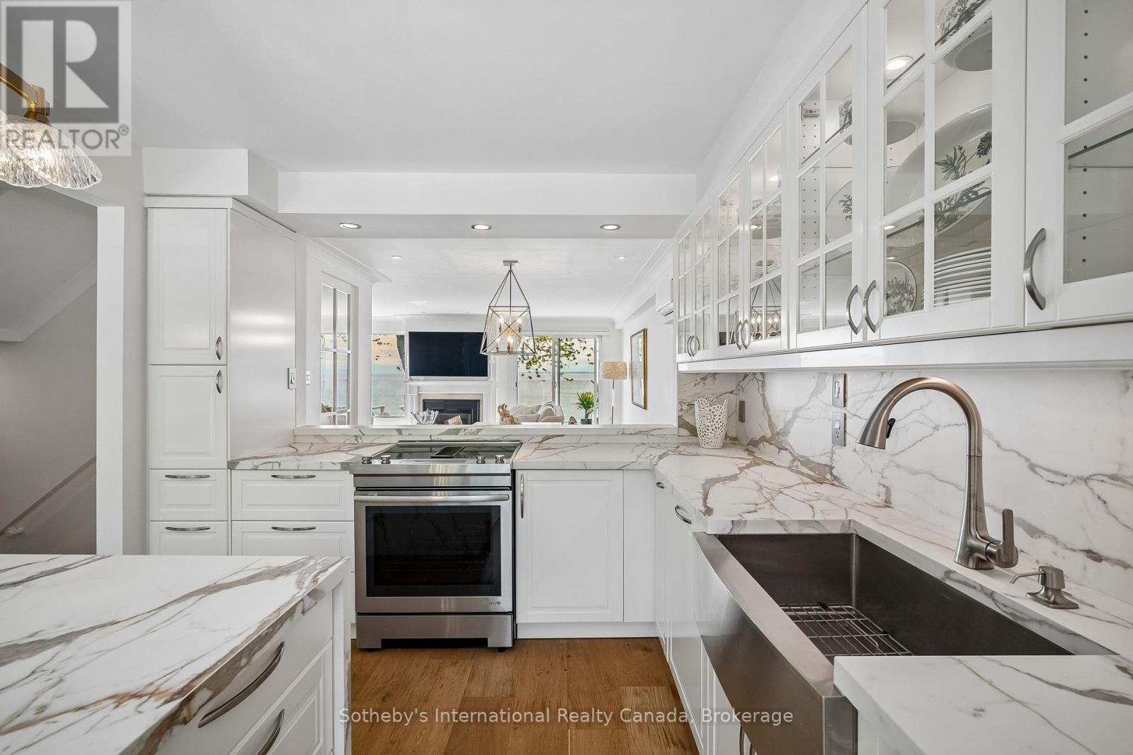 2066 WATER'S EDGE DRIVE