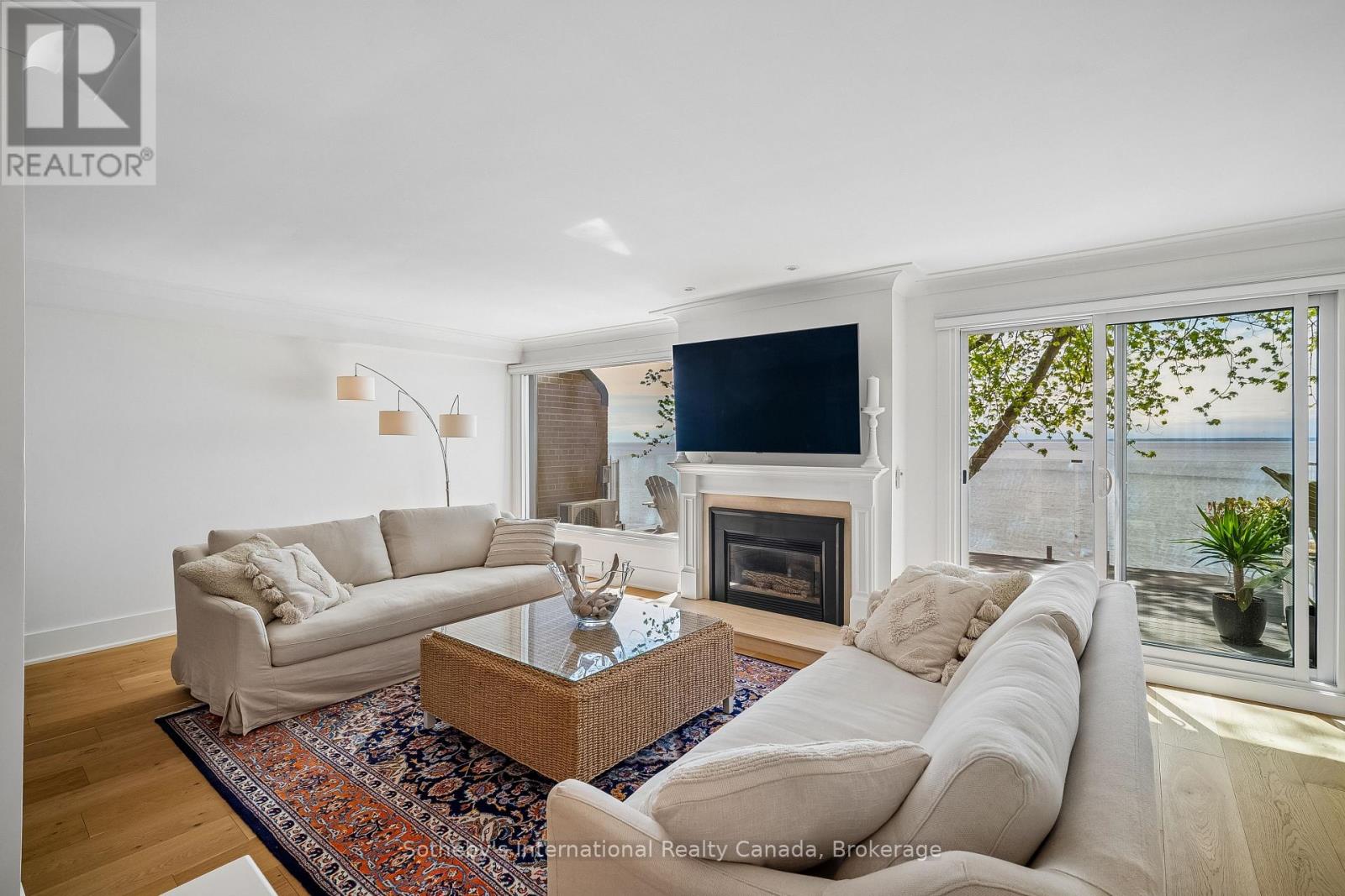 2066 WATER'S EDGE DRIVE