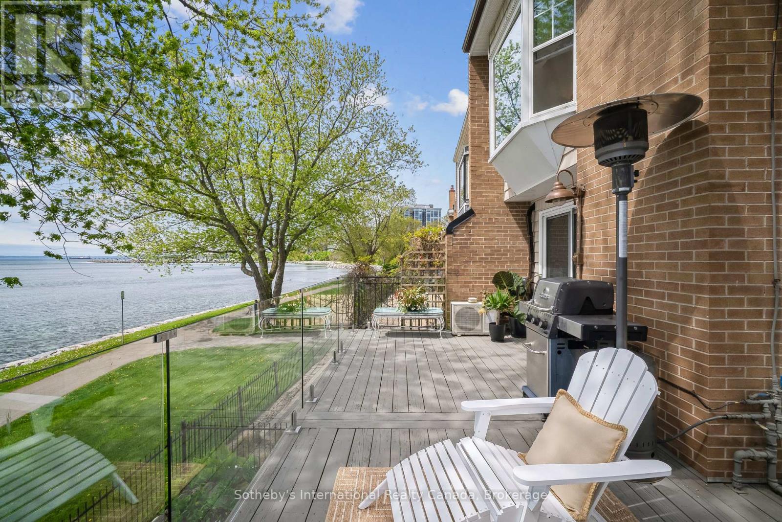 2066 WATER'S EDGE DRIVE