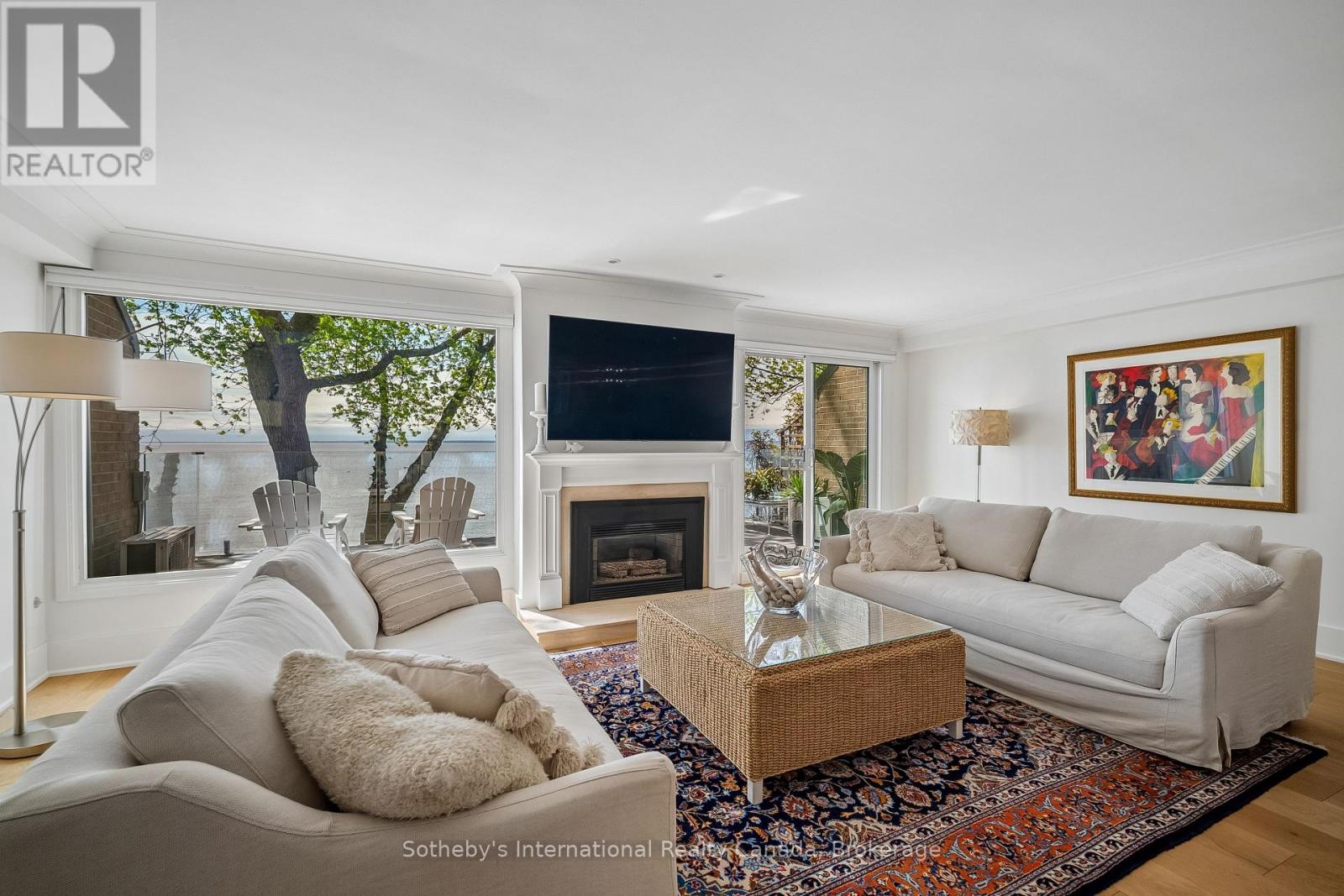 2066 WATER'S EDGE DRIVE