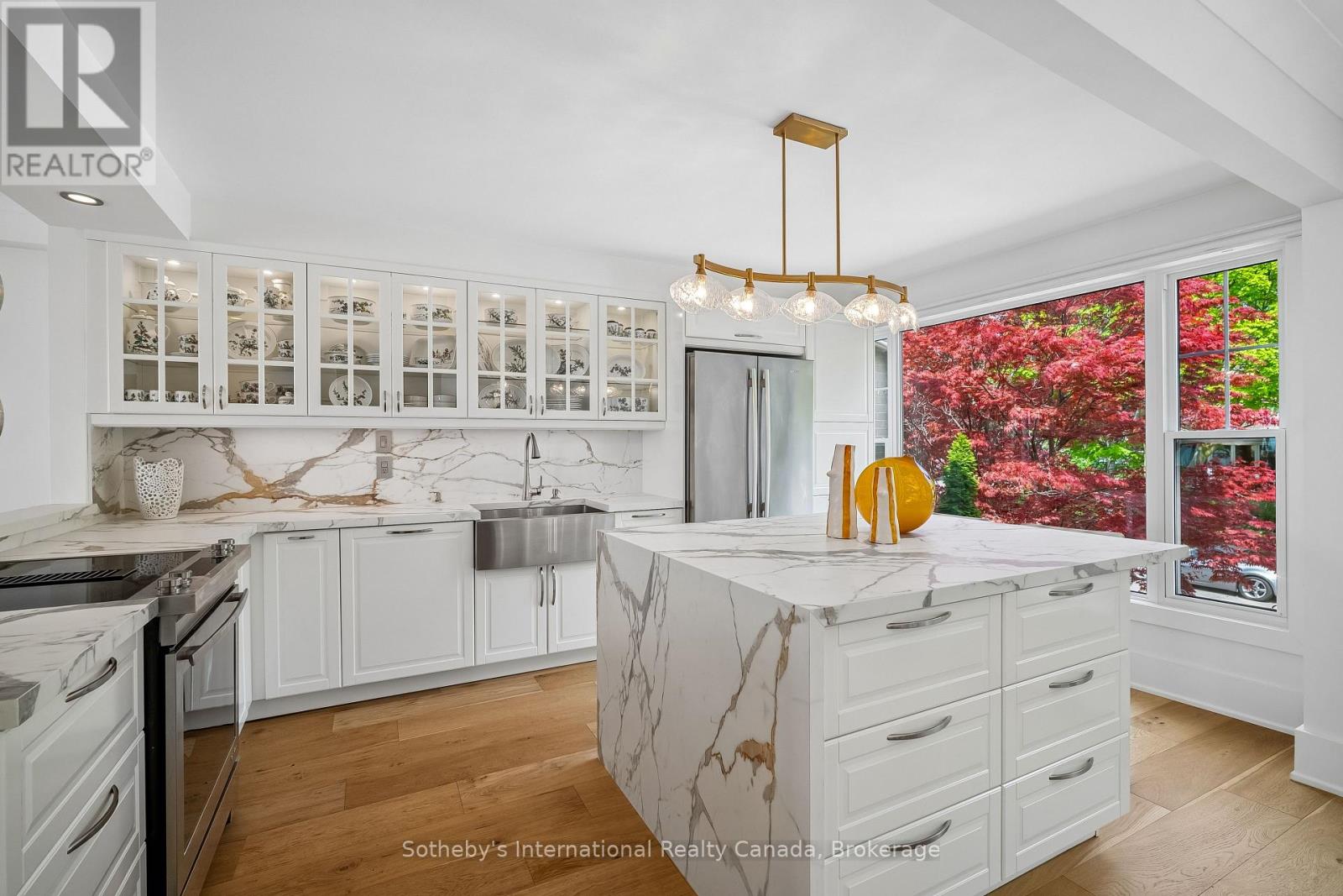 2066 WATER'S EDGE DRIVE