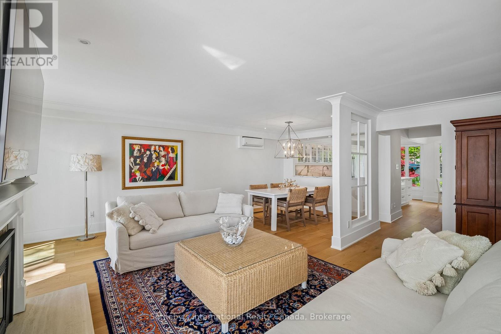 2066 WATER'S EDGE DRIVE