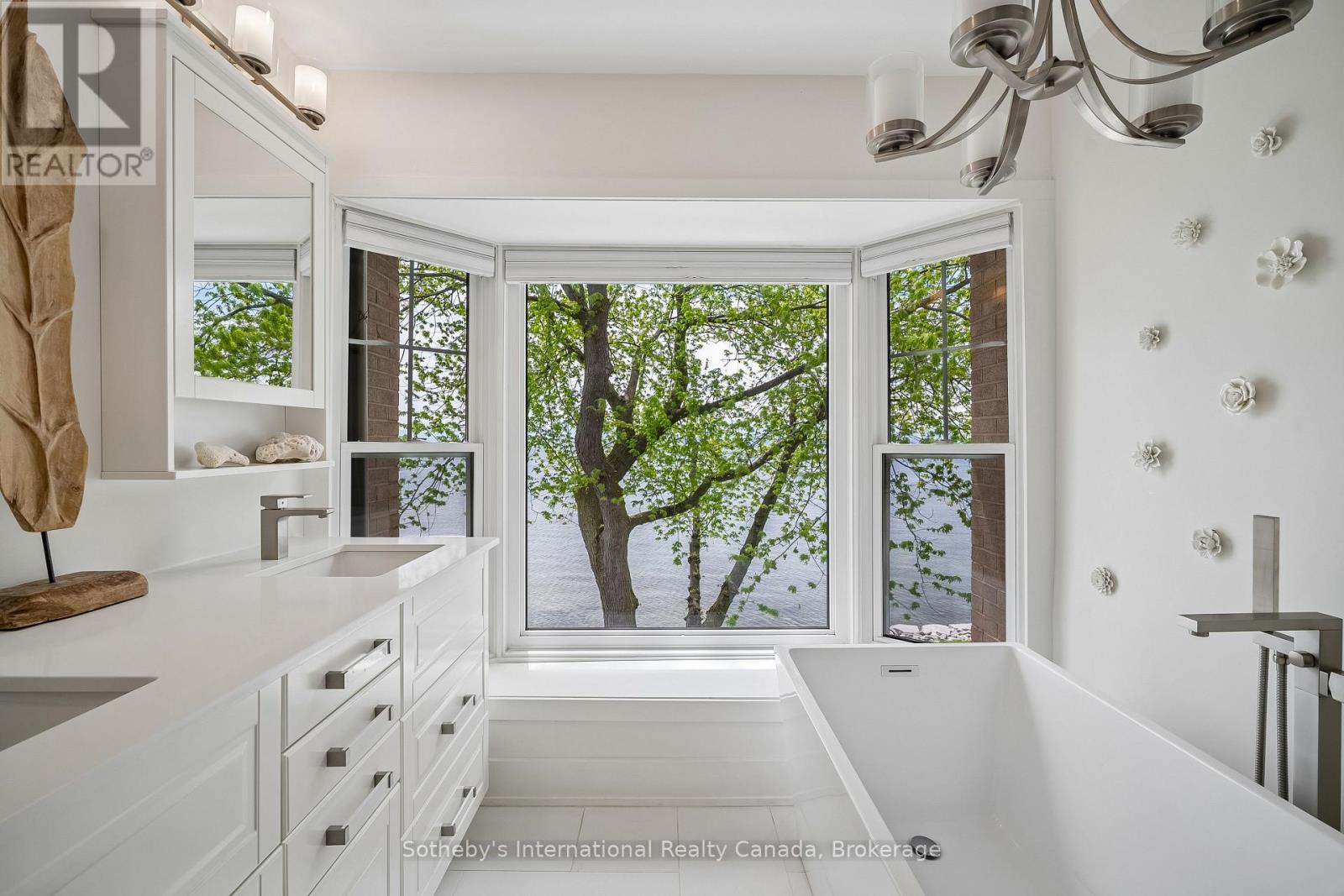 2066 WATER'S EDGE DRIVE