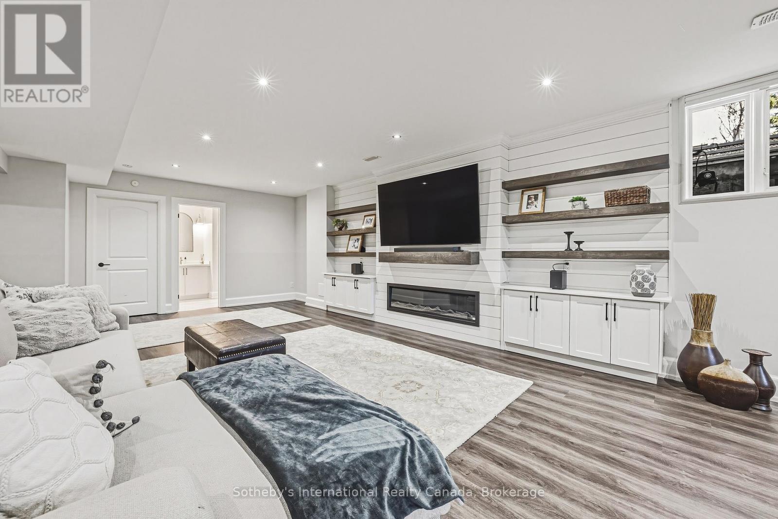 476 PATRICIA DRIVE