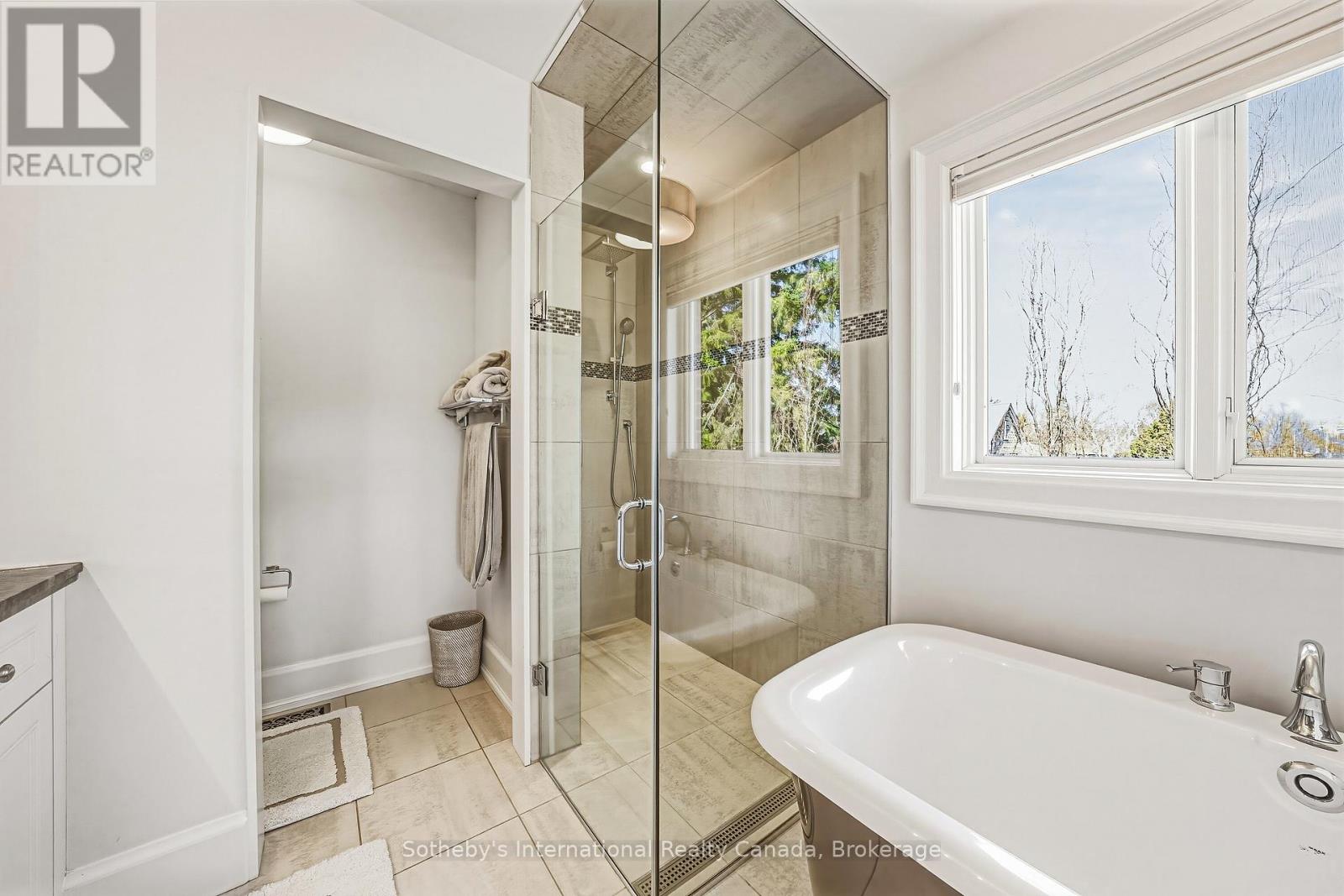 476 PATRICIA DRIVE