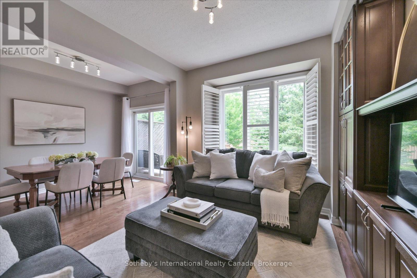 41 - 300 RAVINEVIEW WAY