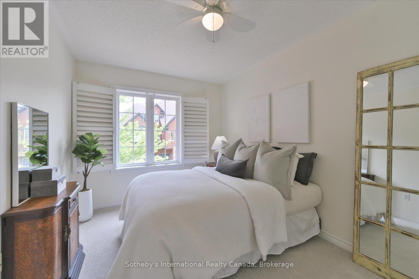 41 - 300 RAVINEVIEW WAY