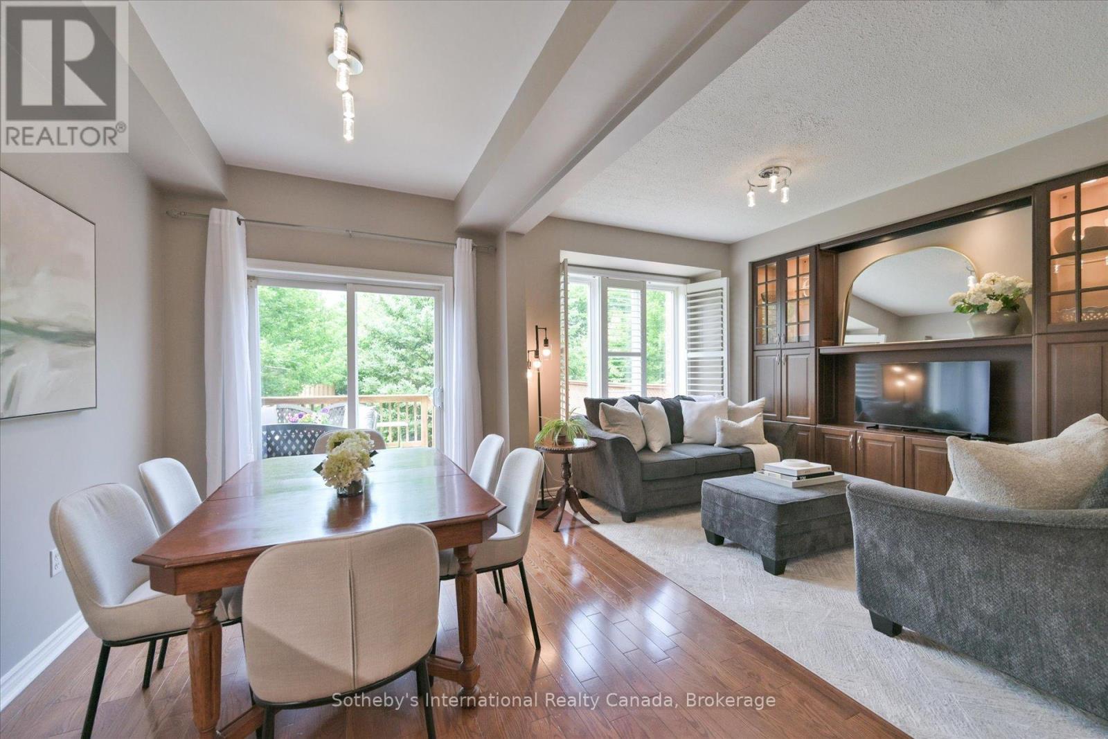41 - 300 RAVINEVIEW WAY