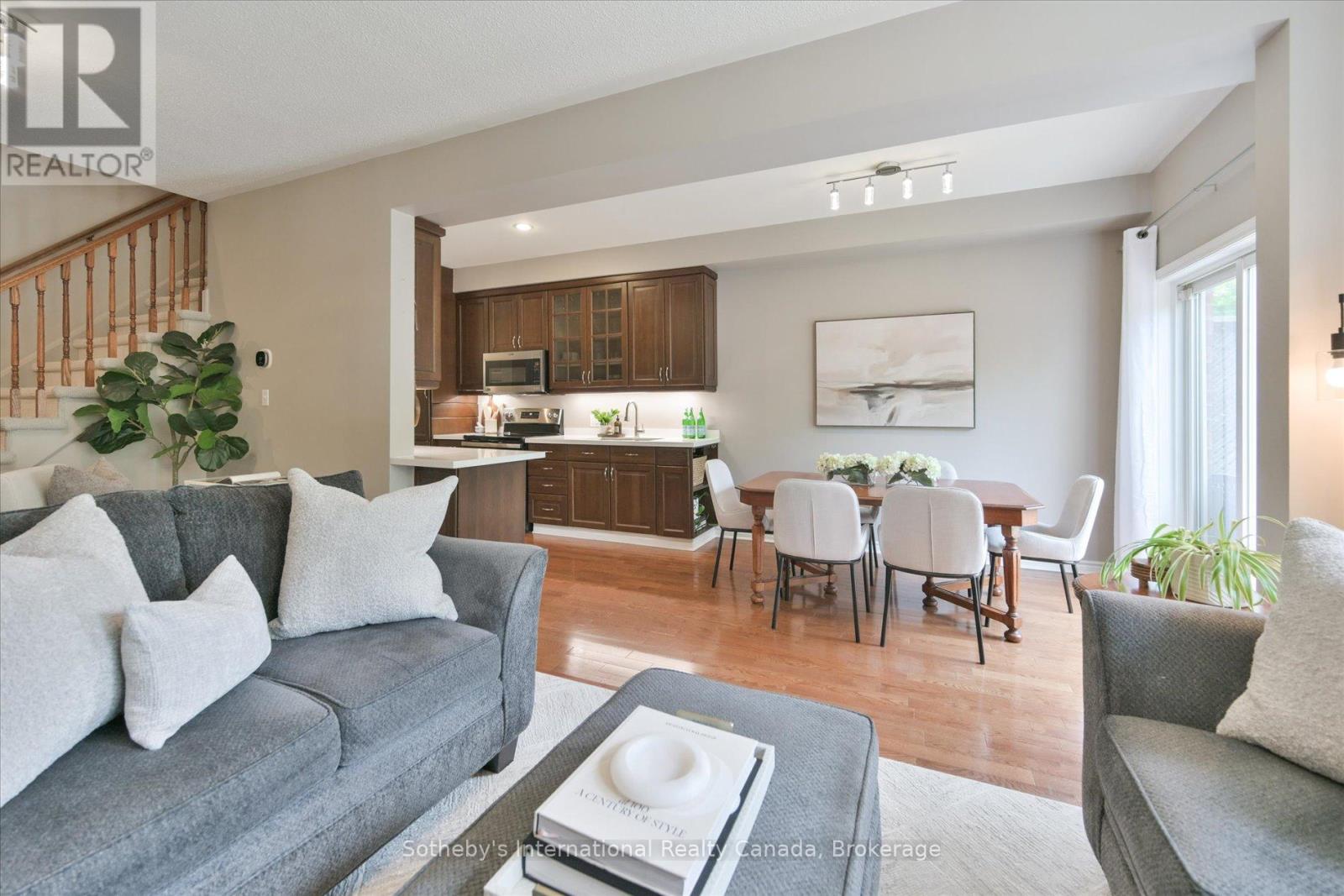 41 - 300 RAVINEVIEW WAY