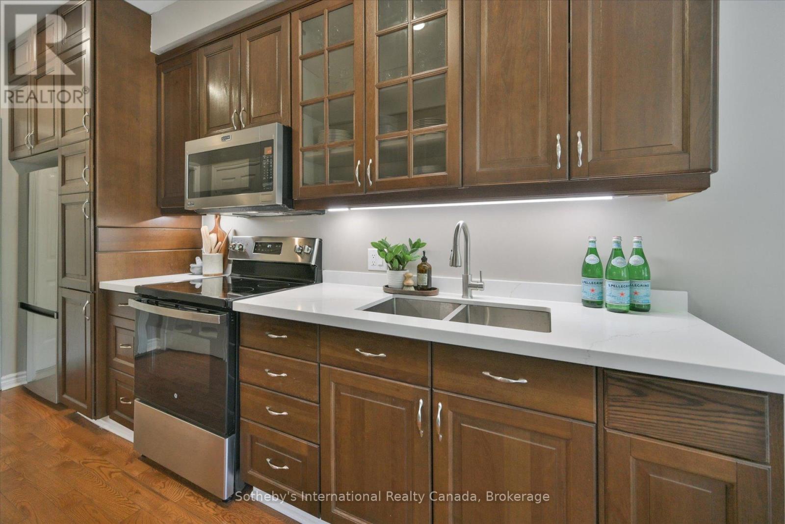 41 - 300 RAVINEVIEW WAY