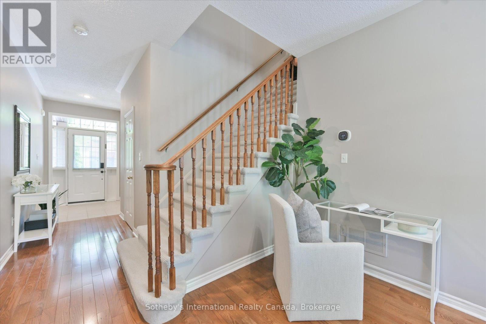 41 - 300 RAVINEVIEW WAY