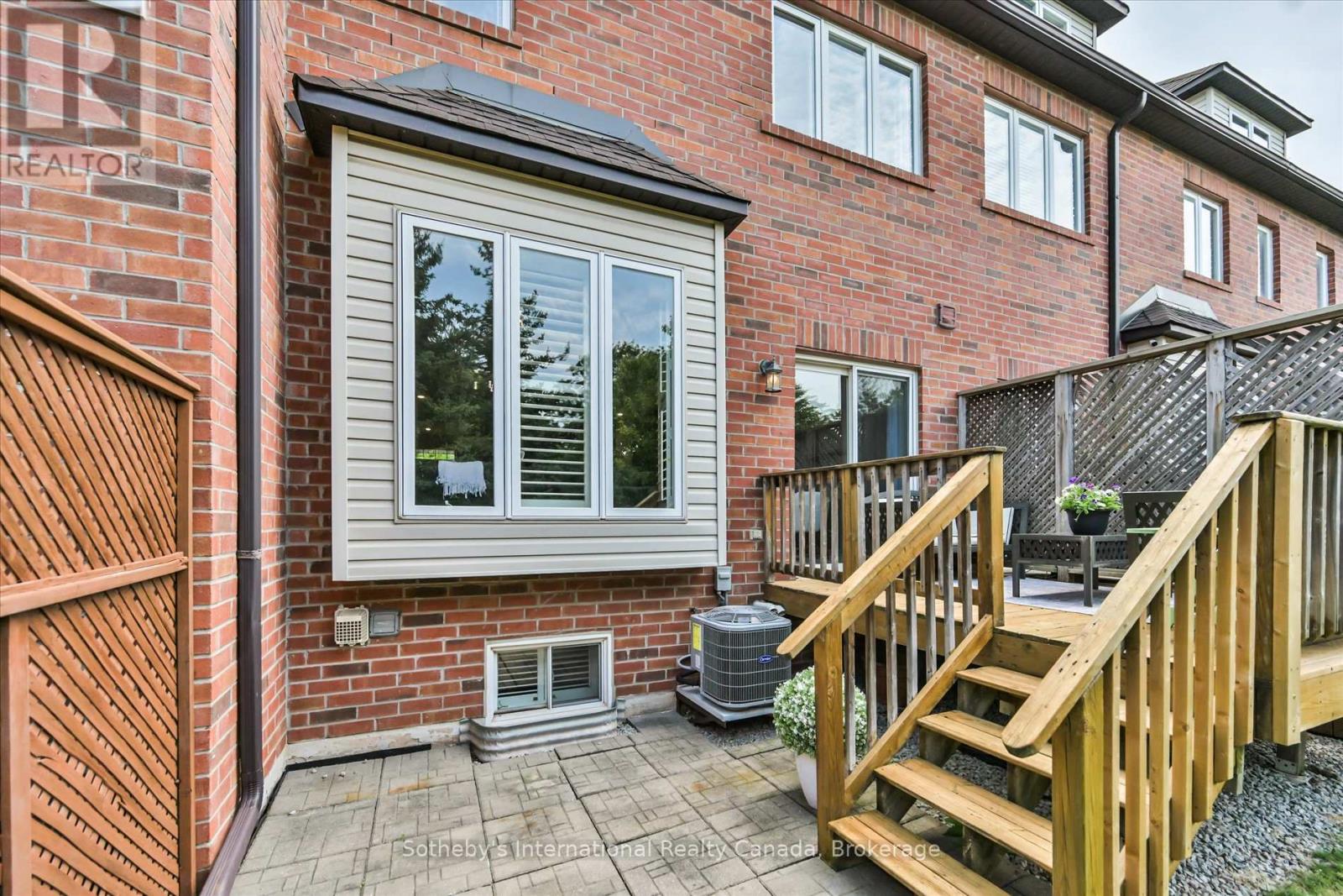 41 - 300 RAVINEVIEW WAY