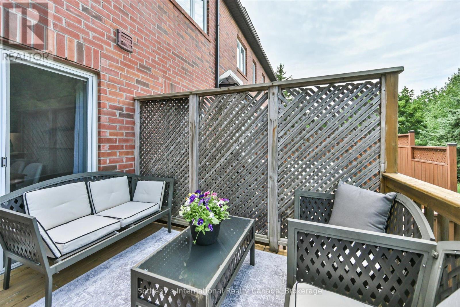 41 - 300 RAVINEVIEW WAY