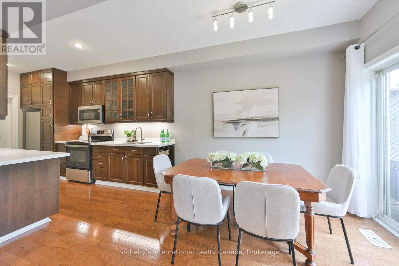 41 - 300 RAVINEVIEW WAY