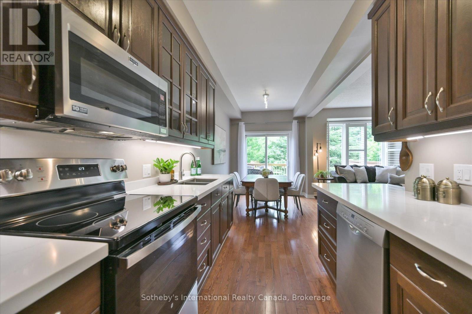 41 - 300 RAVINEVIEW WAY