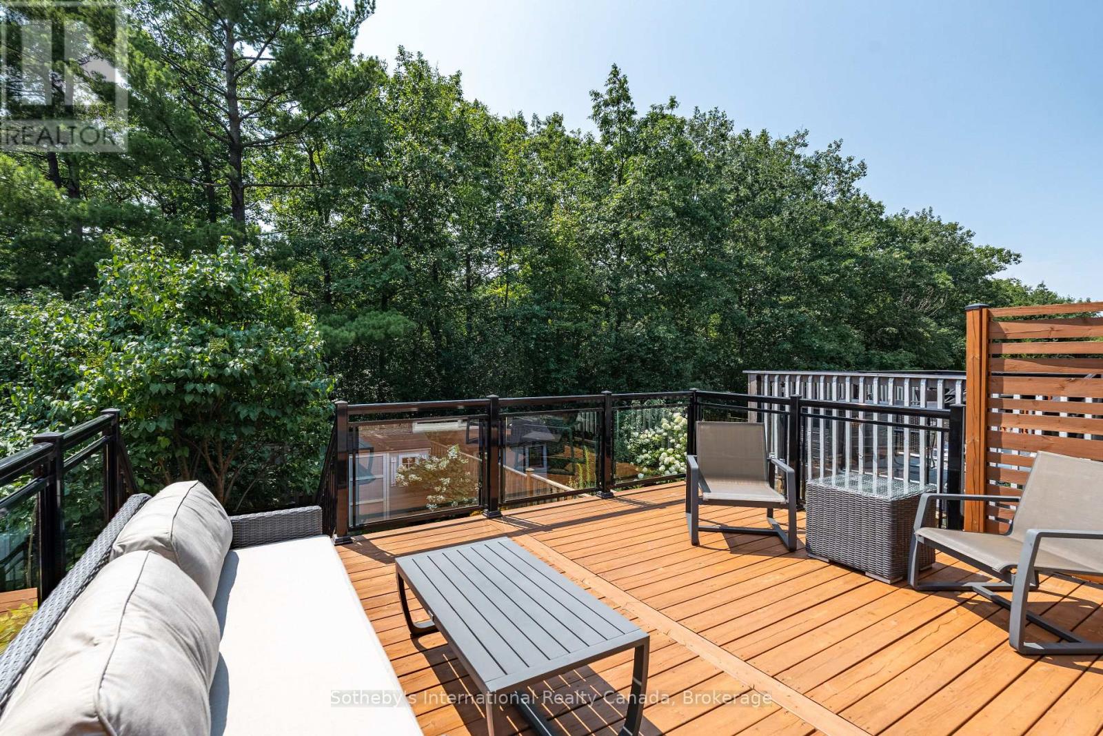 339 RAVINEVIEW WAY