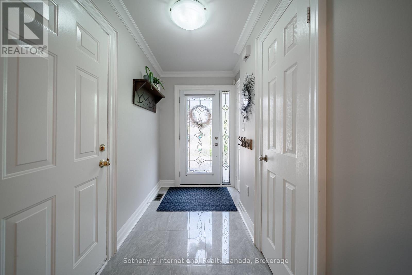 339 RAVINEVIEW WAY