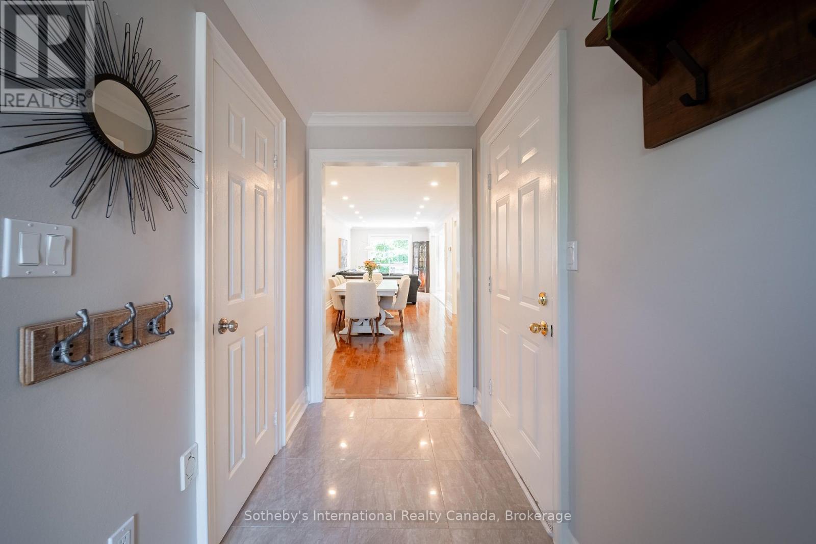 339 RAVINEVIEW WAY