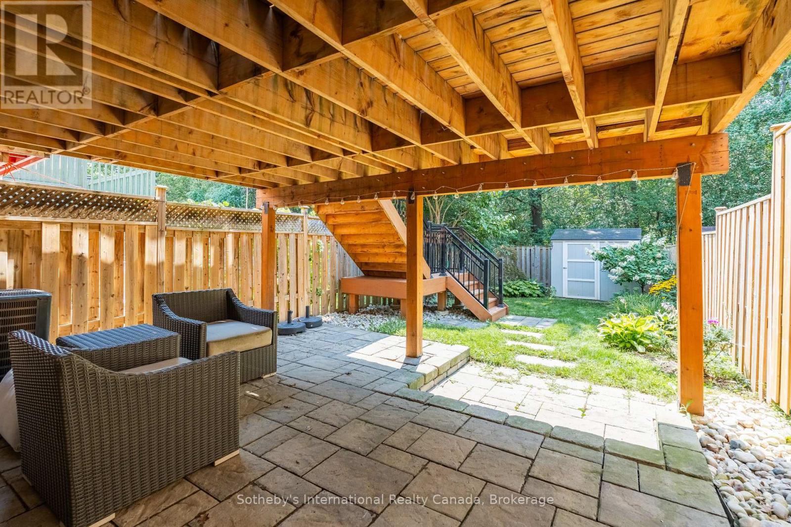 339 RAVINEVIEW WAY