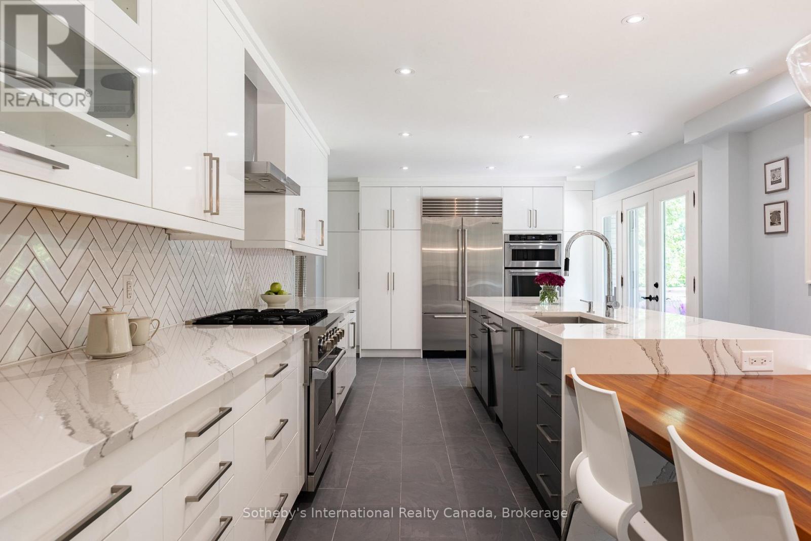 2267 CEDARBERRY COURT