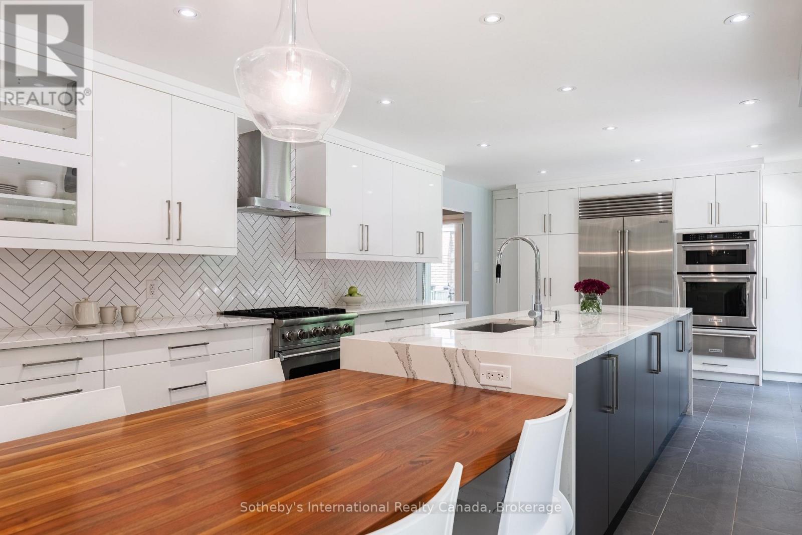 2267 CEDARBERRY COURT