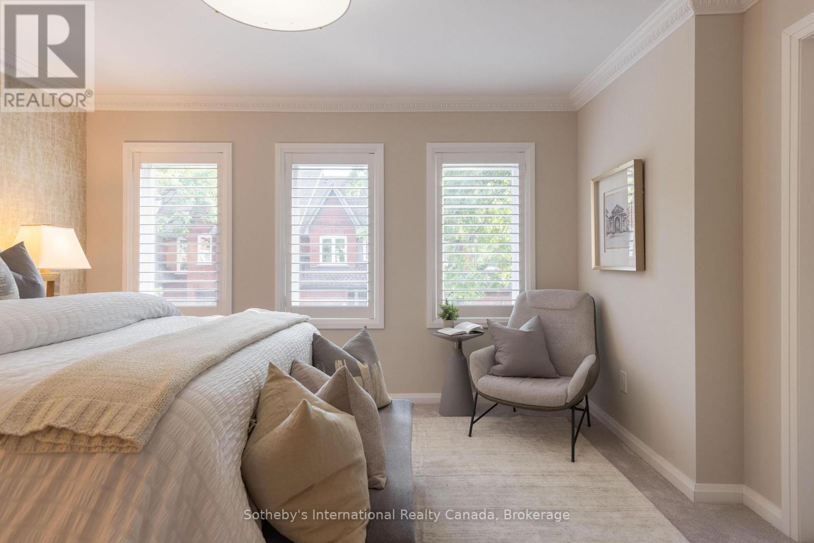 32A - 1064 QUEEN STREET W