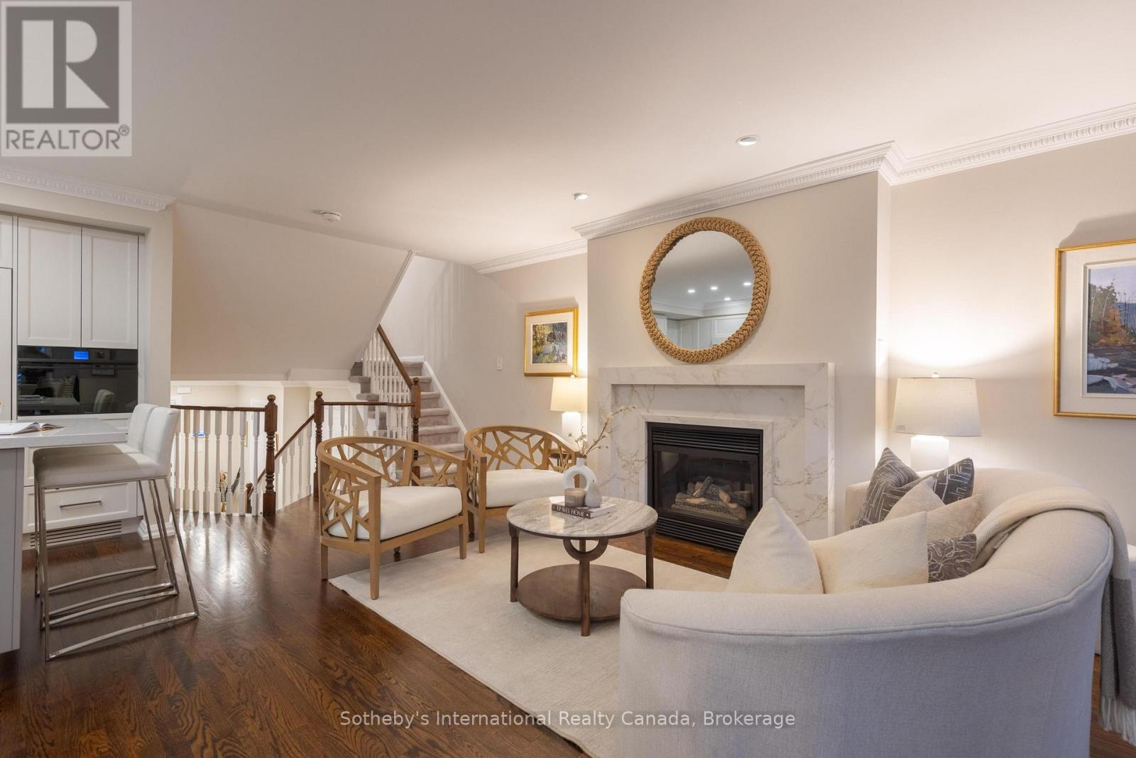 32A - 1064 QUEEN STREET W
