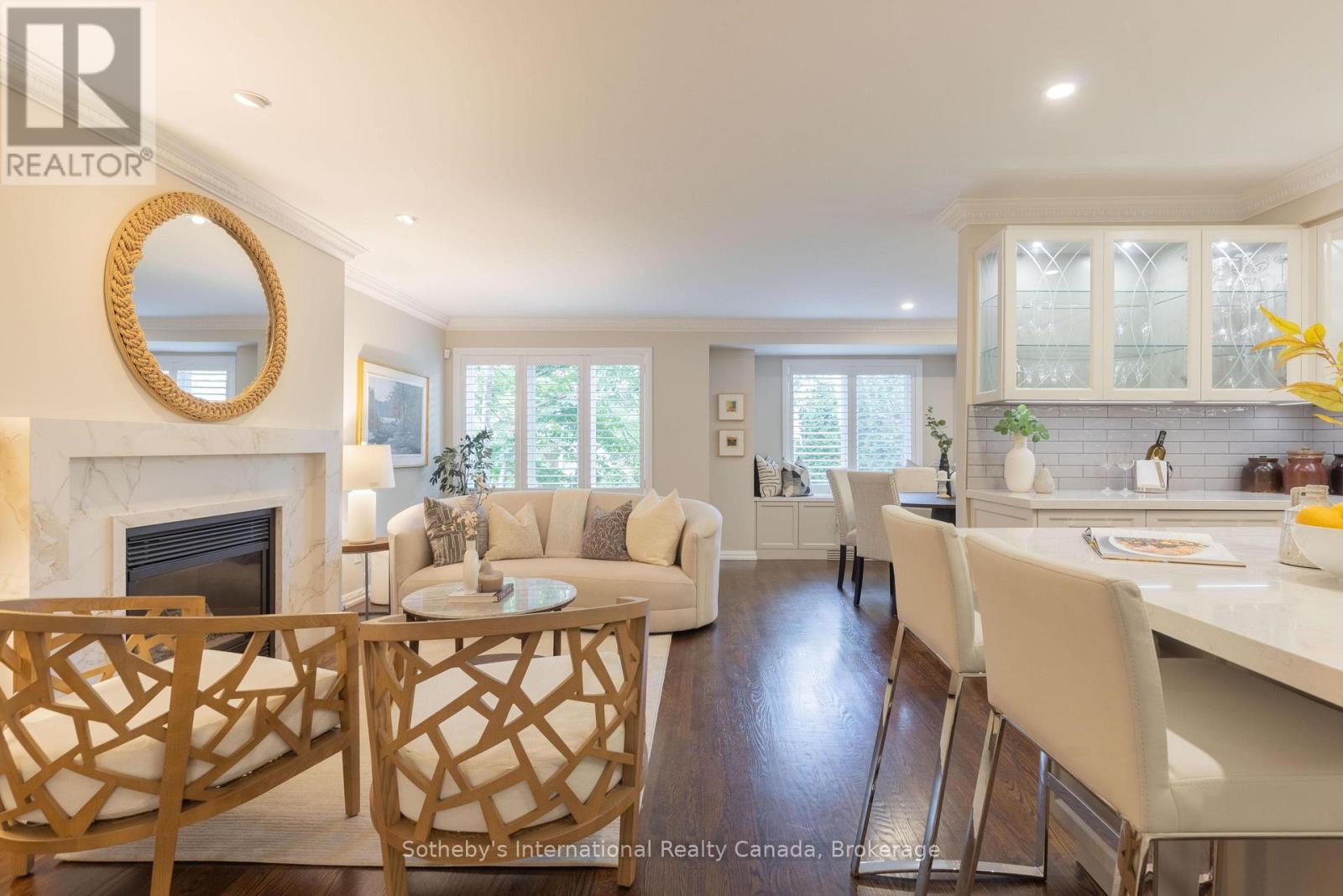 32A - 1064 QUEEN STREET W